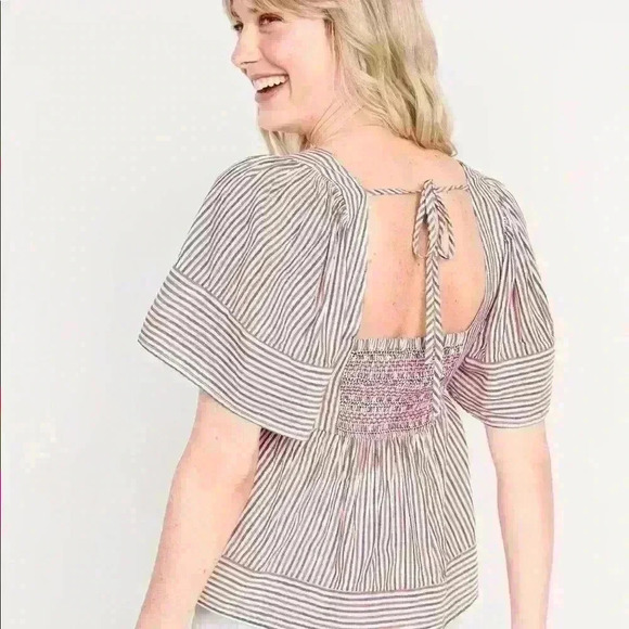 NWT Flutter-Sleeved Striped Smocked Babydoll Swing Blouse, Women Small - Picture 4 of 8